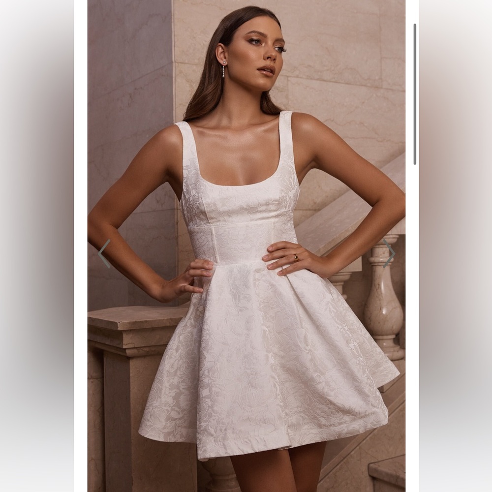 STEPHANE MINI DRESS - CORSET SCOOP NECK FIT AND FLARE DRESS IN IVORY